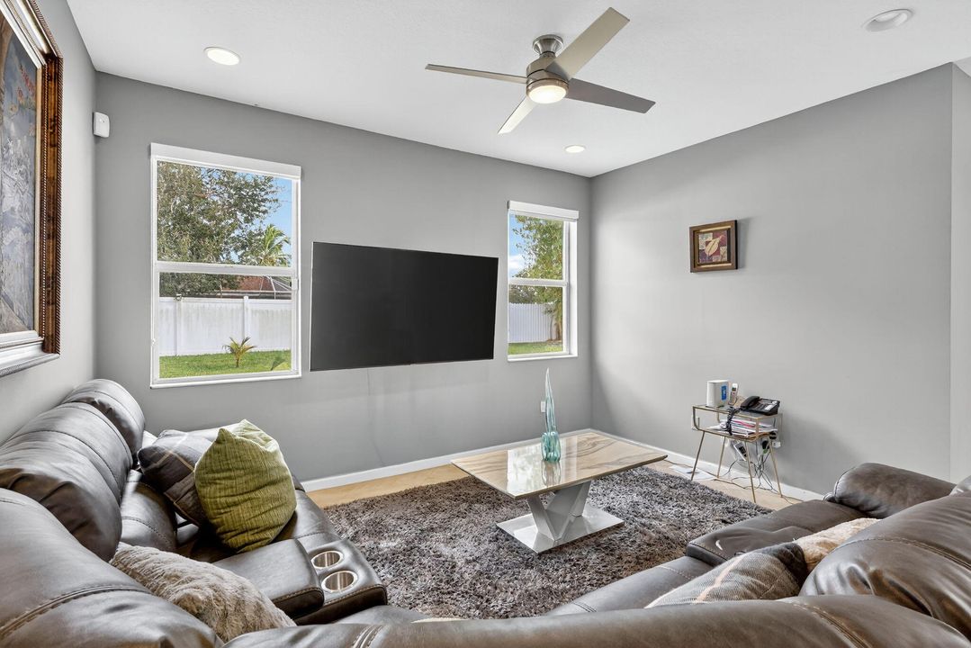 For Rent: $3,000 (3 beds, 2 baths, 1820 Square Feet)