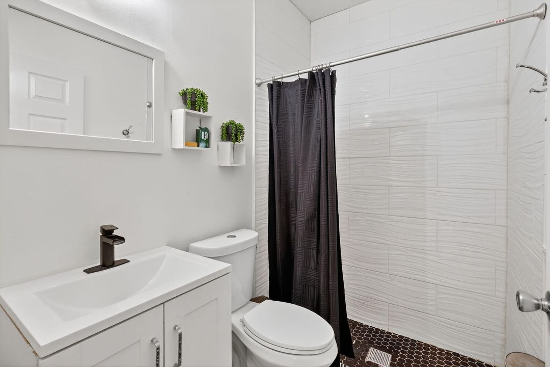 For Rent: $3,000 (3 beds, 2 baths, 1820 Square Feet)