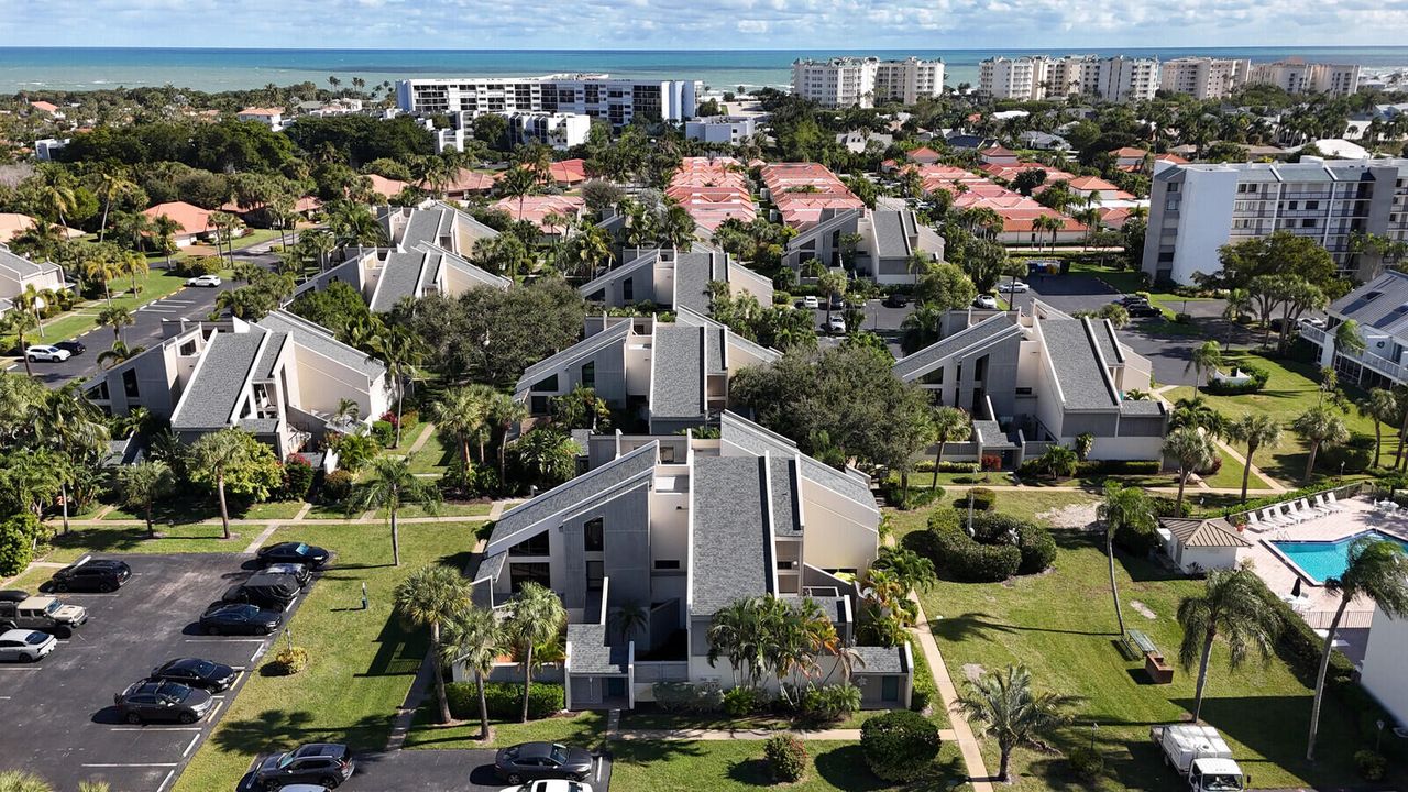 待售: $289,900 (1 贝兹, 1 浴室, 740 平方英尺)