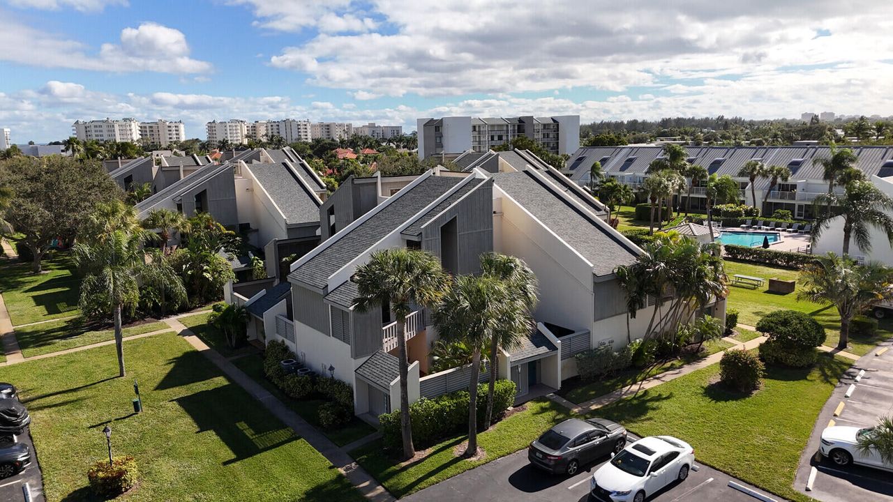 待售: $289,900 (1 贝兹, 1 浴室, 740 平方英尺)