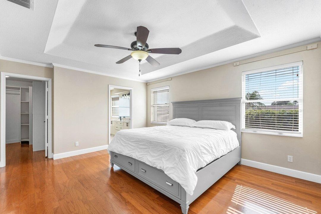 На продажу: $932,000 (4 спален, 2 ванн, 2223 Квадратных фут)