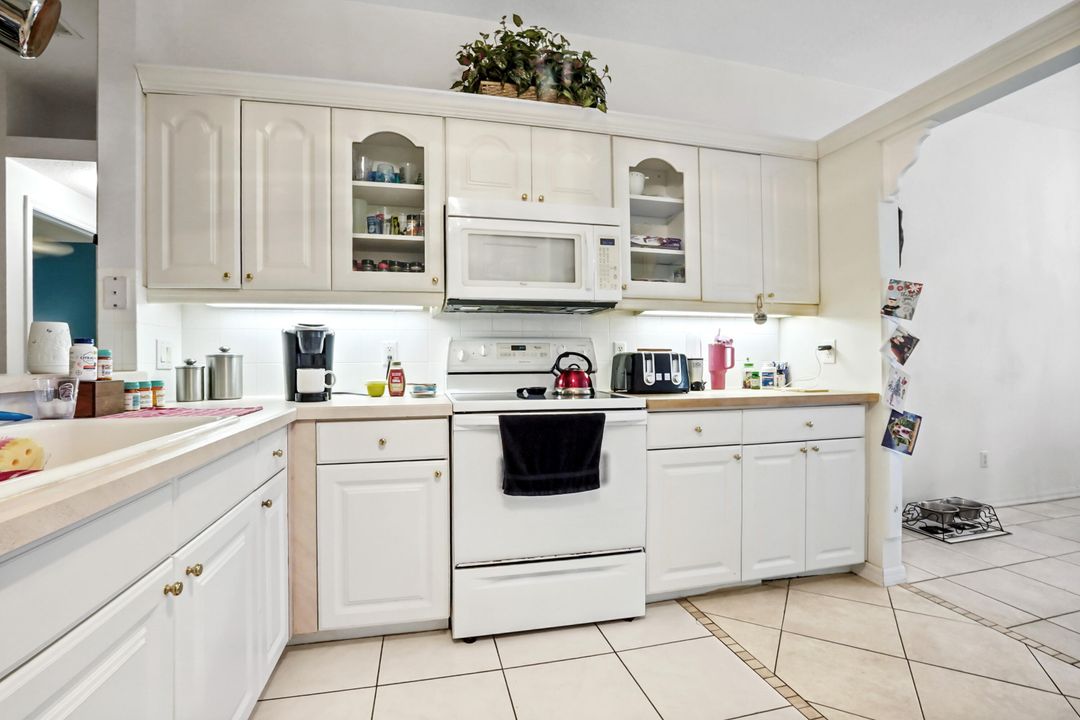 待售: $269,900 (2 贝兹, 2 浴室, 1766 平方英尺)