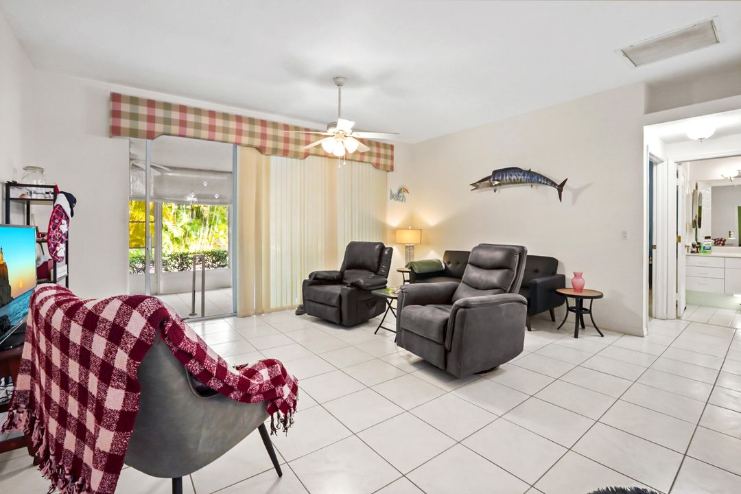 待售: $269,900 (2 贝兹, 2 浴室, 1766 平方英尺)