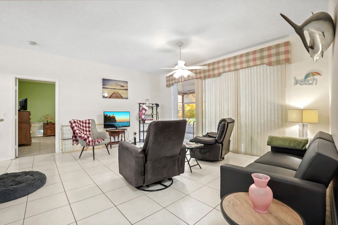 待售: $269,900 (2 贝兹, 2 浴室, 1766 平方英尺)