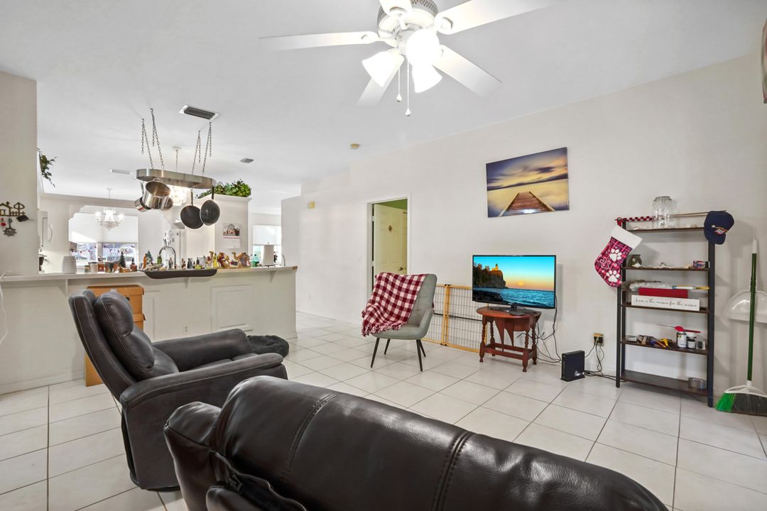 待售: $269,900 (2 贝兹, 2 浴室, 1766 平方英尺)