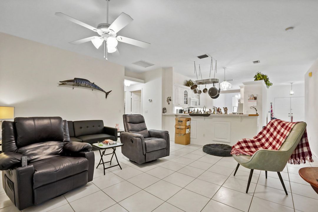 待售: $269,900 (2 贝兹, 2 浴室, 1766 平方英尺)