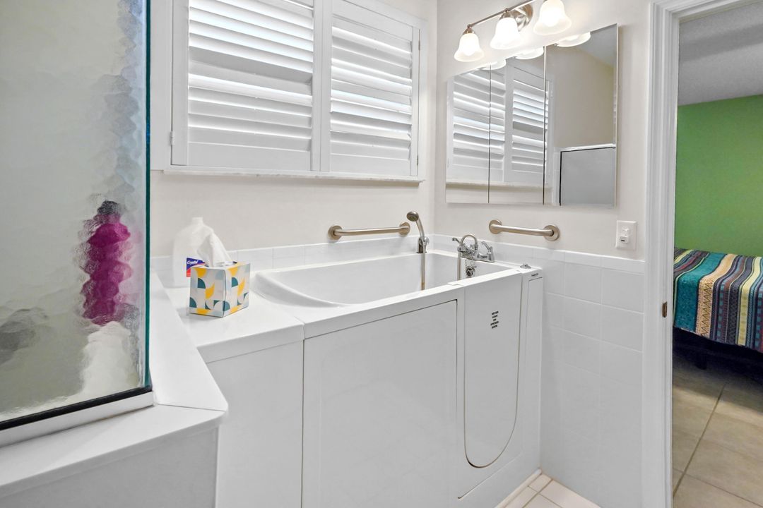 待售: $269,900 (2 贝兹, 2 浴室, 1766 平方英尺)