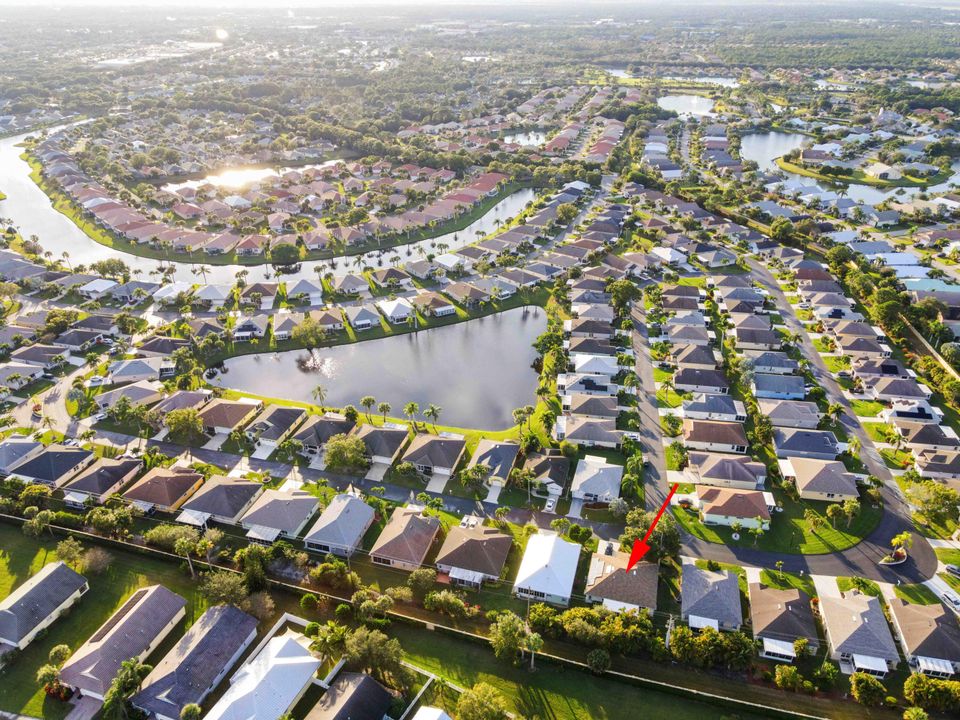 待售: $269,900 (2 贝兹, 2 浴室, 1766 平方英尺)