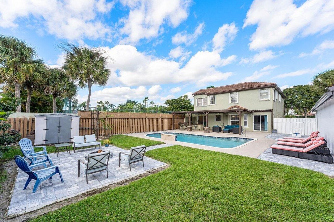 На продажу: $932,000 (4 спален, 2 ванн, 2223 Квадратных фут)