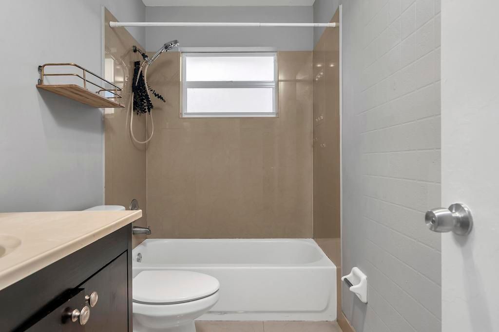 出租: $2,300 (2 贝兹, 2 浴室, 1200 平方英尺)