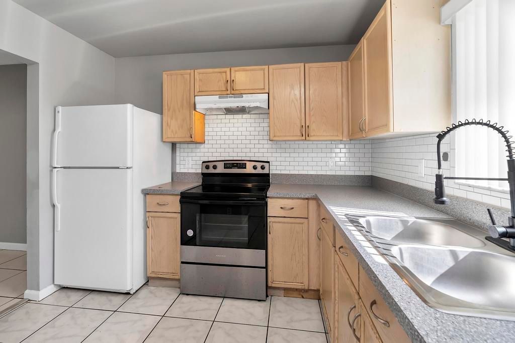 出租: $2,300 (2 贝兹, 2 浴室, 1200 平方英尺)