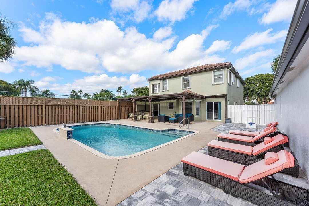 На продажу: $932,000 (4 спален, 2 ванн, 2223 Квадратных фут)