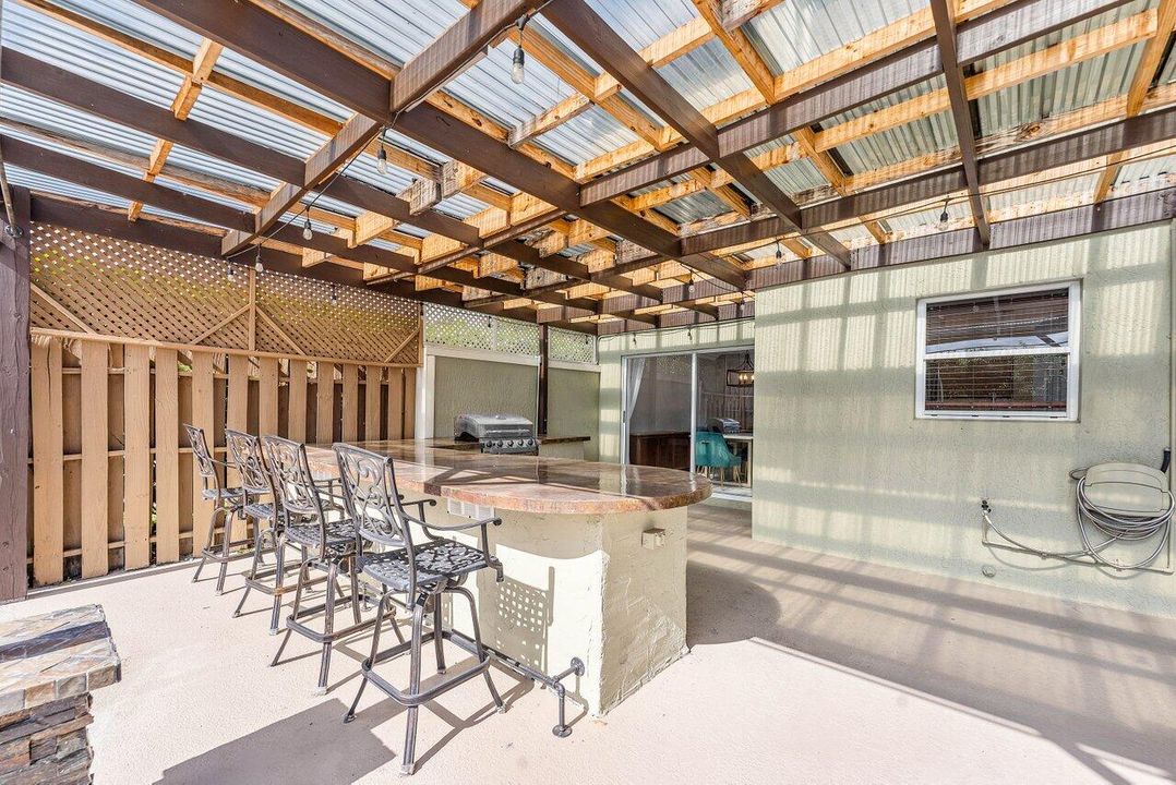 На продажу: $932,000 (4 спален, 2 ванн, 2223 Квадратных фут)