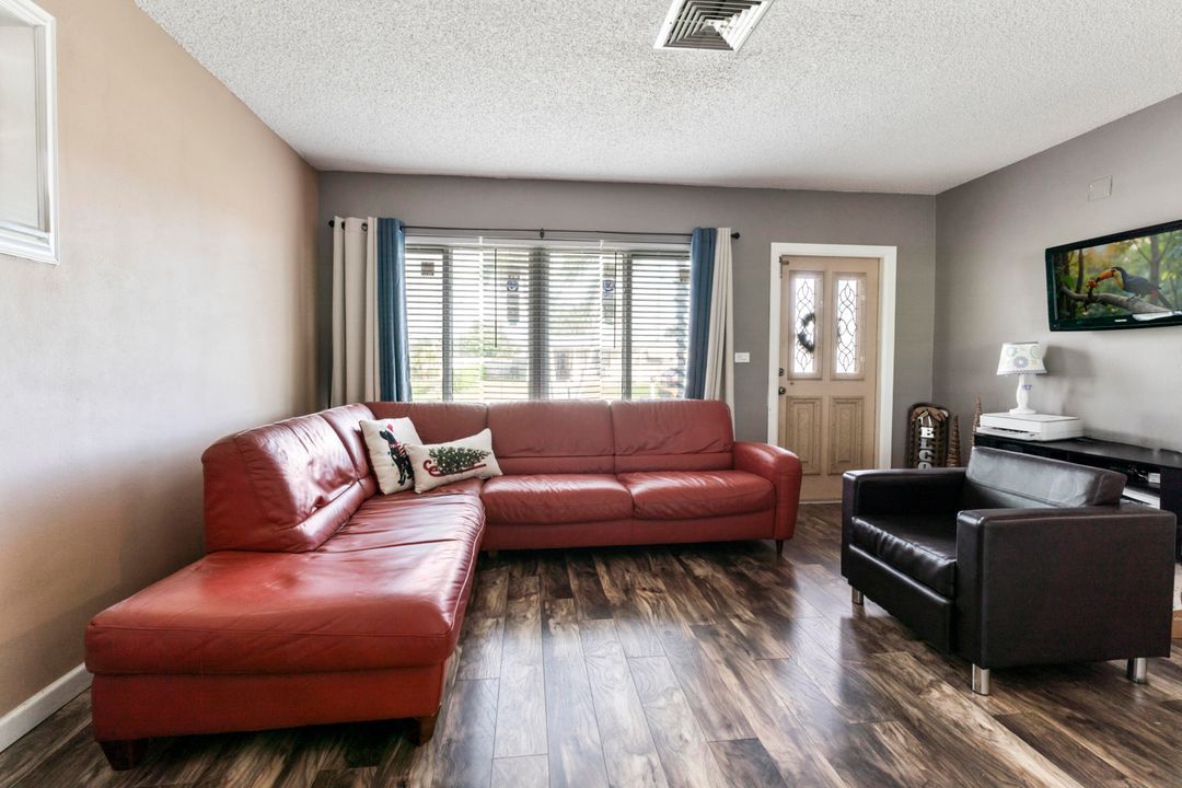 For Sale: $506,000 (3 beds, 2 baths, 1743 Square Feet)