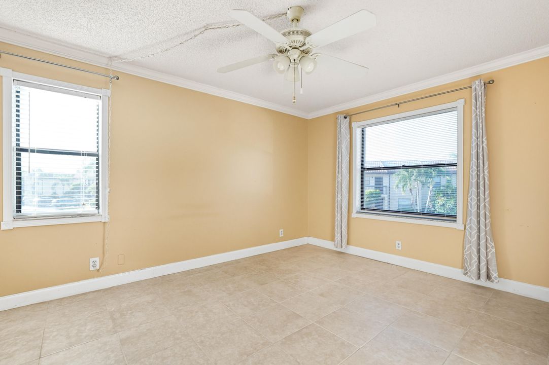 待售: $135,000 (2 贝兹, 2 浴室, 735 平方英尺)