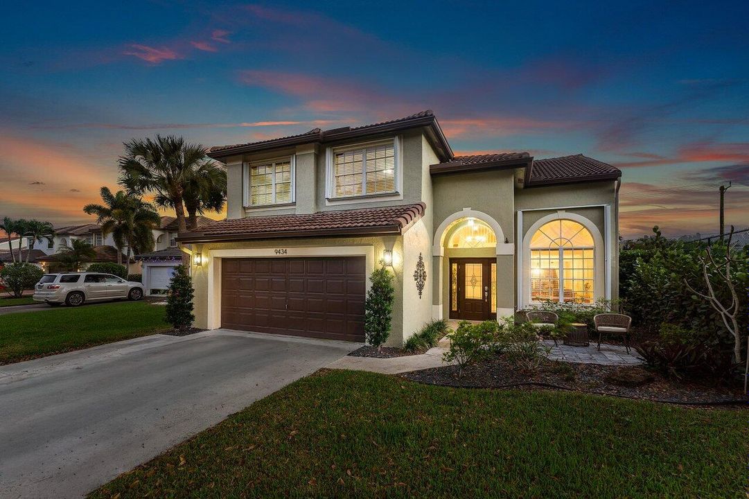 На продажу: $932,000 (4 спален, 2 ванн, 2223 Квадратных фут)