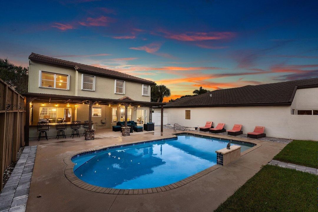 На продажу: $932,000 (4 спален, 2 ванн, 2223 Квадратных фут)