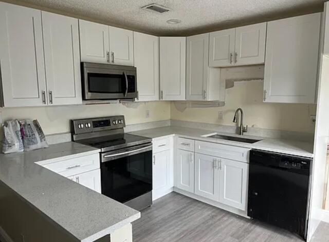 For Rent: $2,450 (2 beds, 2 baths, 861 Square Feet)