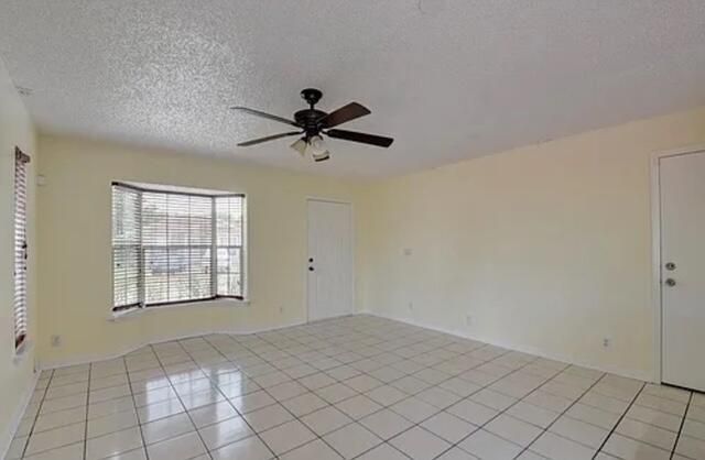 For Rent: $2,450 (2 beds, 2 baths, 861 Square Feet)