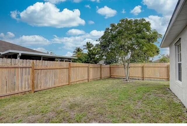 For Rent: $2,450 (2 beds, 2 baths, 861 Square Feet)