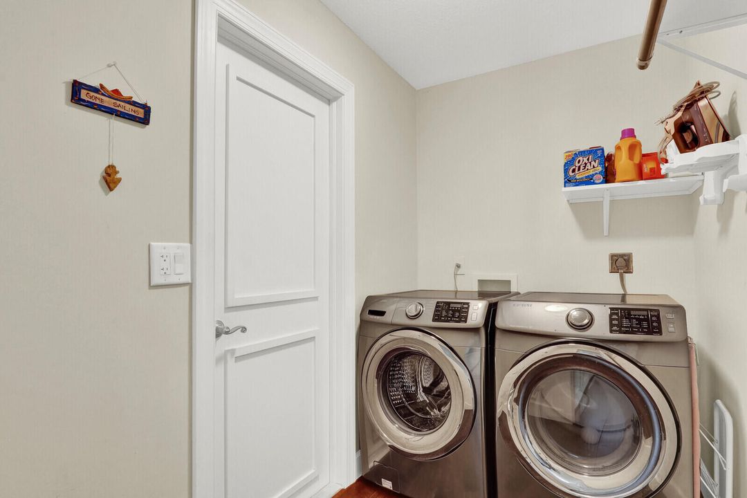 For Sale: $600,000 (3 beds, 3 baths, 2367 Square Feet)