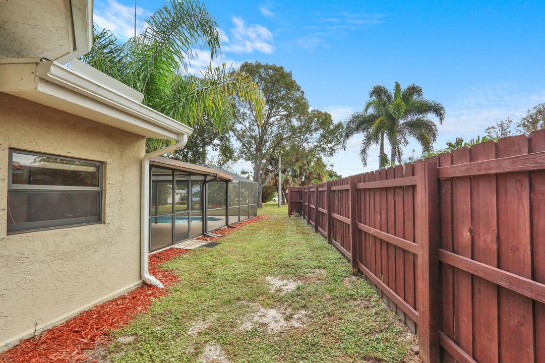 For Sale: $600,000 (3 beds, 3 baths, 2367 Square Feet)