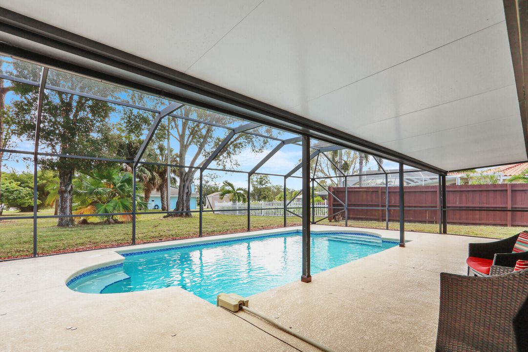 For Sale: $600,000 (3 beds, 3 baths, 2367 Square Feet)