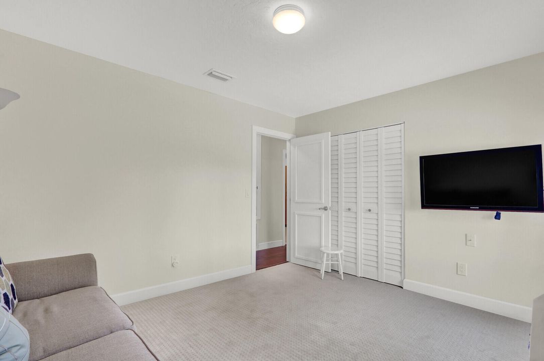 For Sale: $600,000 (3 beds, 3 baths, 2367 Square Feet)