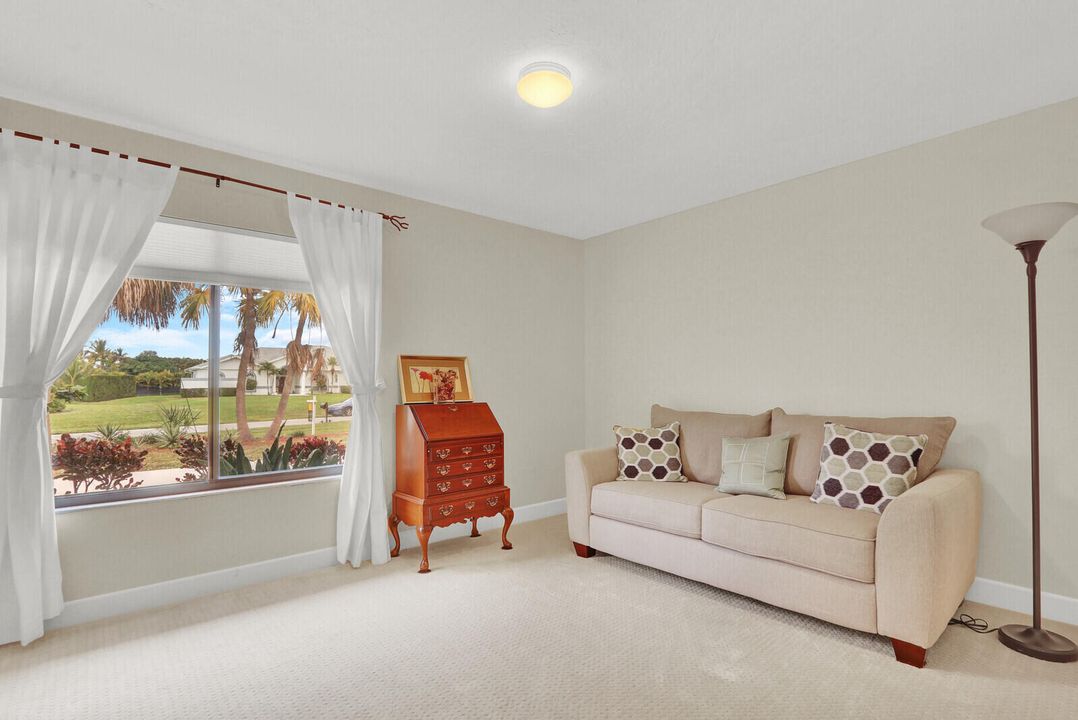 For Sale: $600,000 (3 beds, 3 baths, 2367 Square Feet)