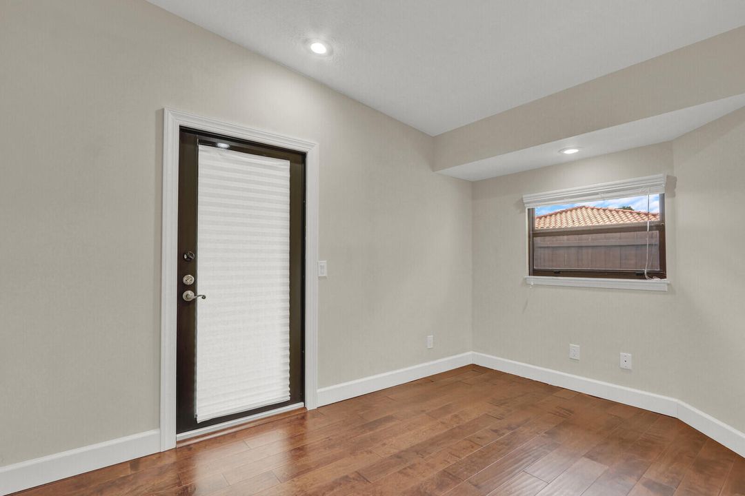 For Sale: $600,000 (3 beds, 3 baths, 2367 Square Feet)