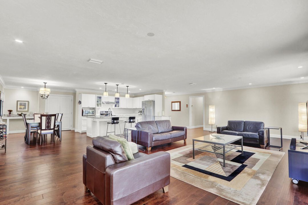 For Sale: $600,000 (3 beds, 3 baths, 2367 Square Feet)