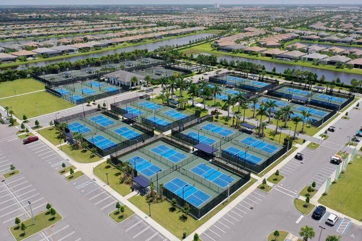 En Venta: $539,000 (2 camas, 2 baños, 1753 Pies cuadrados)