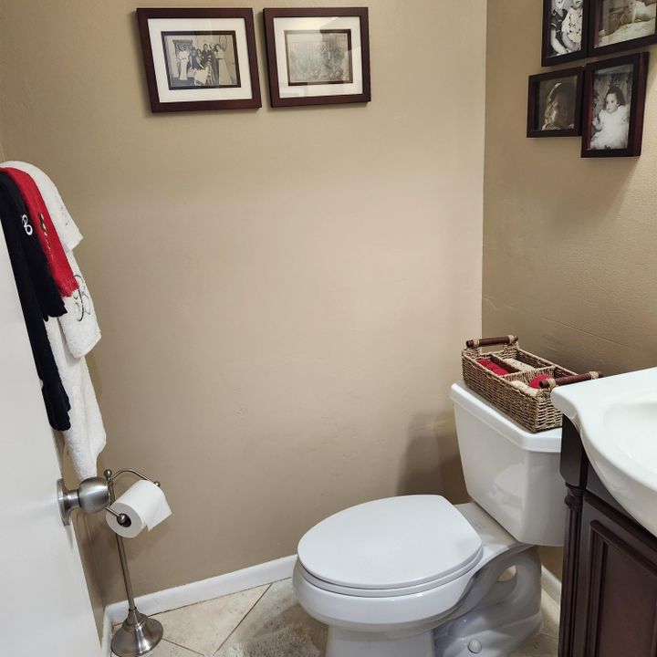 En Venta: $809,000 (3 camas, 2 baños, 1647 Pies cuadrados)