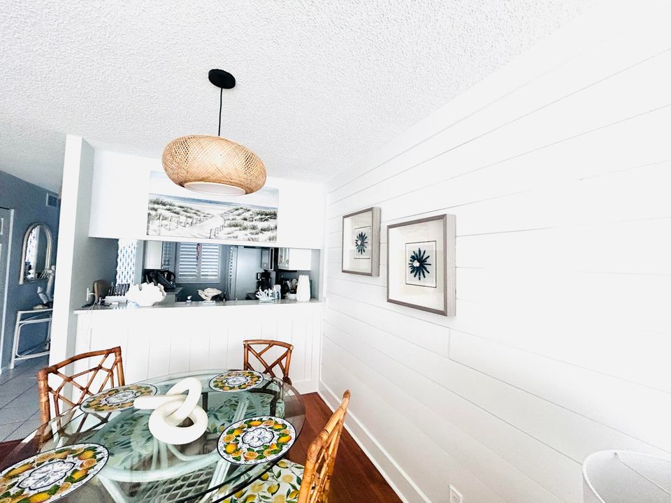 出租: $7,500 (2 贝兹, 2 浴室, 1056 平方英尺)