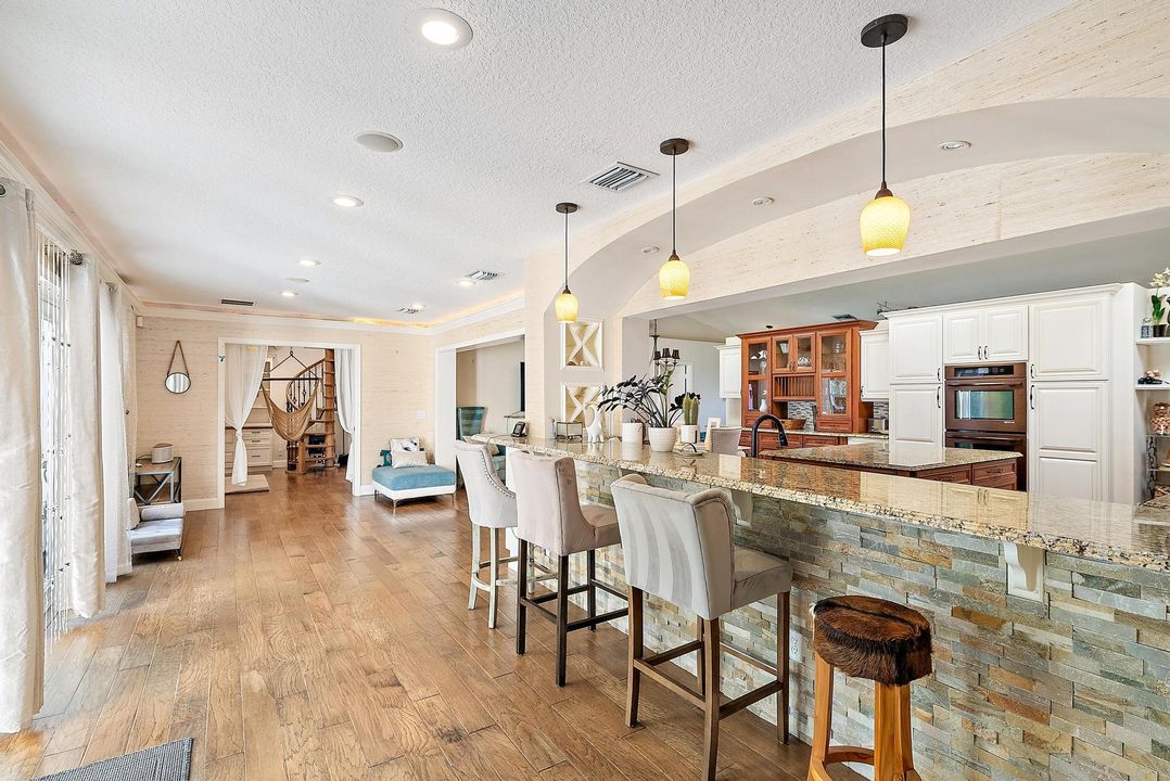 For Rent: $11,200 (5 beds, 4 baths, 4035 Square Feet)