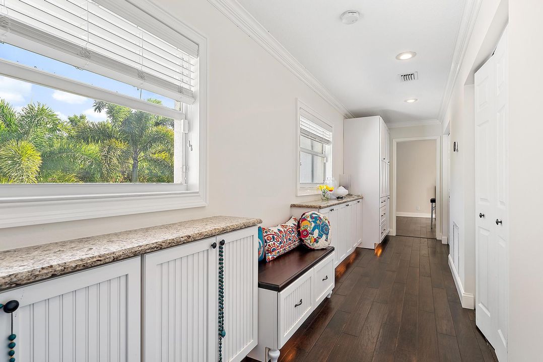 For Rent: $11,200 (5 beds, 4 baths, 4035 Square Feet)