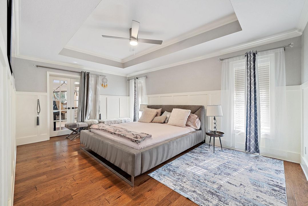 For Rent: $11,200 (5 beds, 4 baths, 4035 Square Feet)