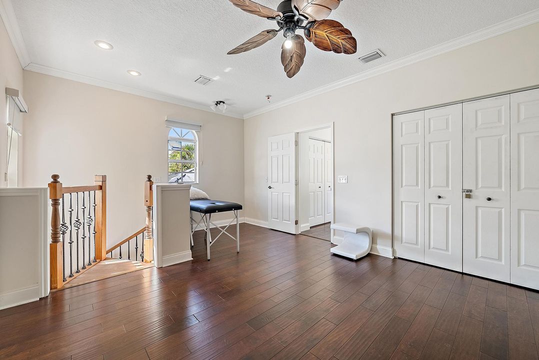 For Rent: $11,200 (5 beds, 4 baths, 4035 Square Feet)