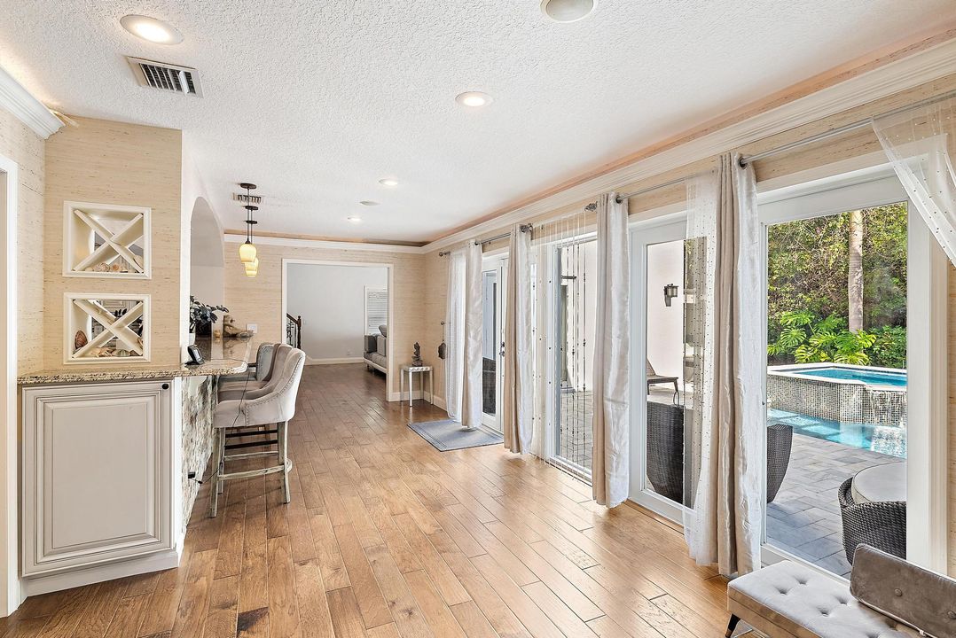 For Rent: $11,200 (5 beds, 4 baths, 4035 Square Feet)