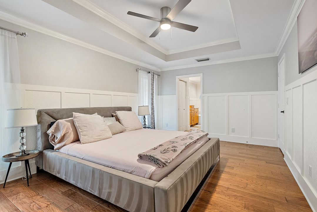 For Rent: $11,200 (5 beds, 4 baths, 4035 Square Feet)