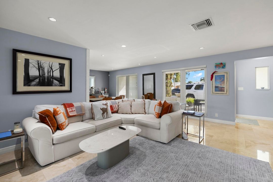 出租: $7,800 (2 贝兹, 2 浴室, 1619 平方英尺)