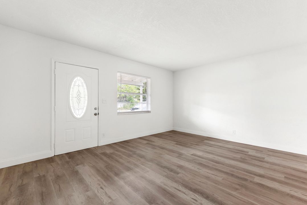 For Rent: $2,500 (3 beds, 2 baths, 1452 Square Feet)