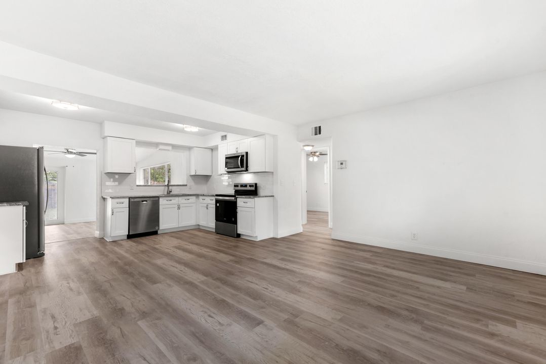 For Rent: $2,500 (3 beds, 2 baths, 1452 Square Feet)