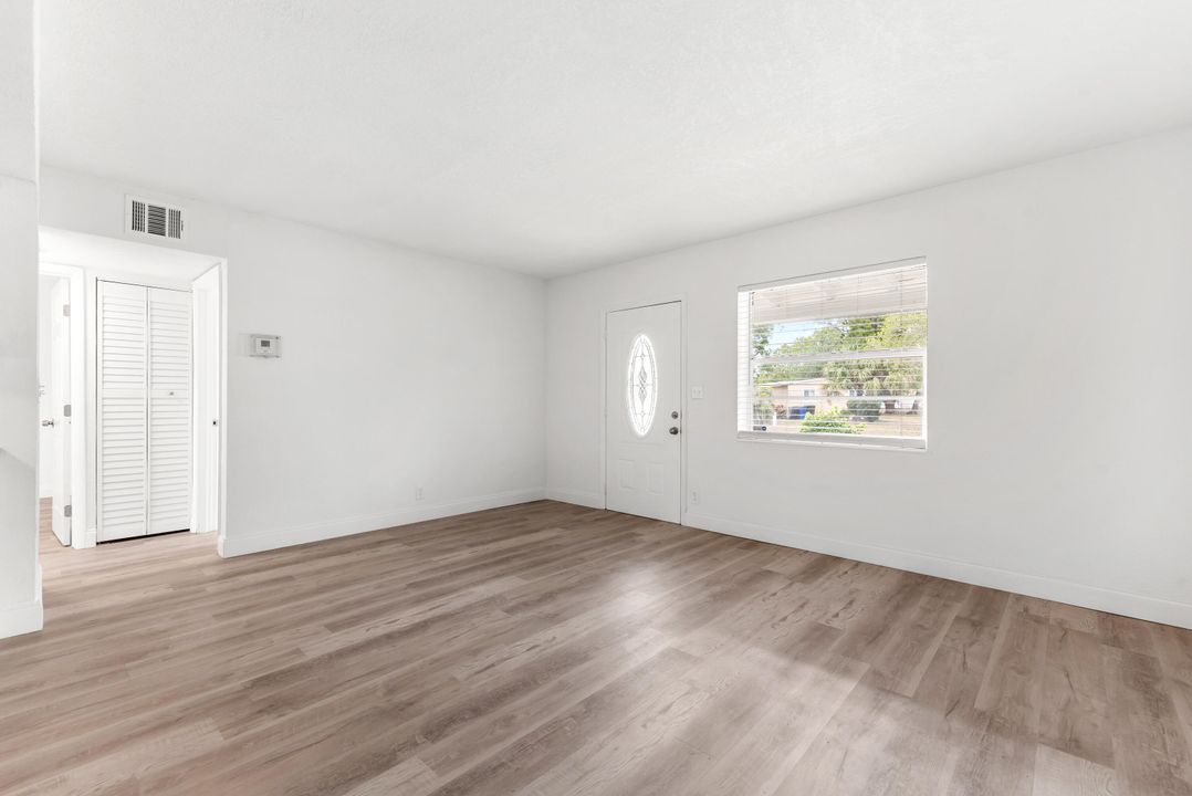 For Rent: $2,500 (3 beds, 2 baths, 1452 Square Feet)