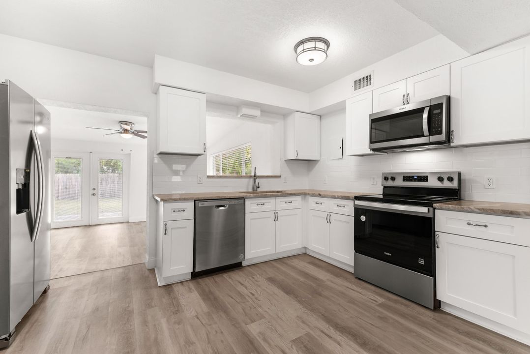 For Rent: $2,500 (3 beds, 2 baths, 1452 Square Feet)