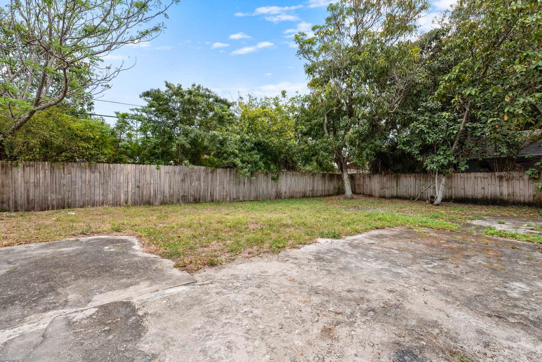 For Rent: $2,500 (3 beds, 2 baths, 1452 Square Feet)