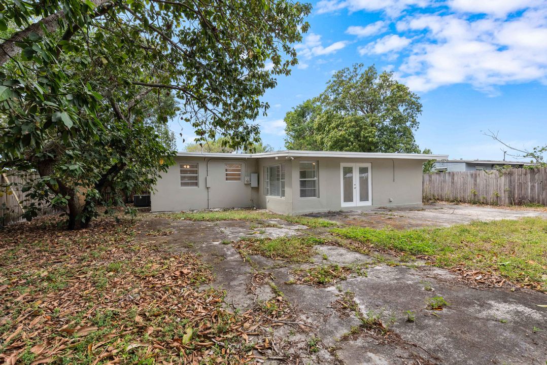 For Rent: $2,500 (3 beds, 2 baths, 1452 Square Feet)