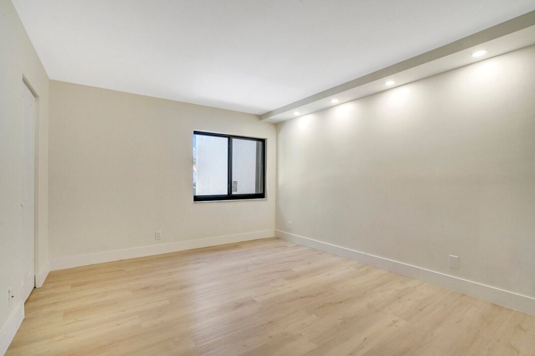 出租: $3,500 (2 贝兹, 2 浴室, 1183 平方英尺)