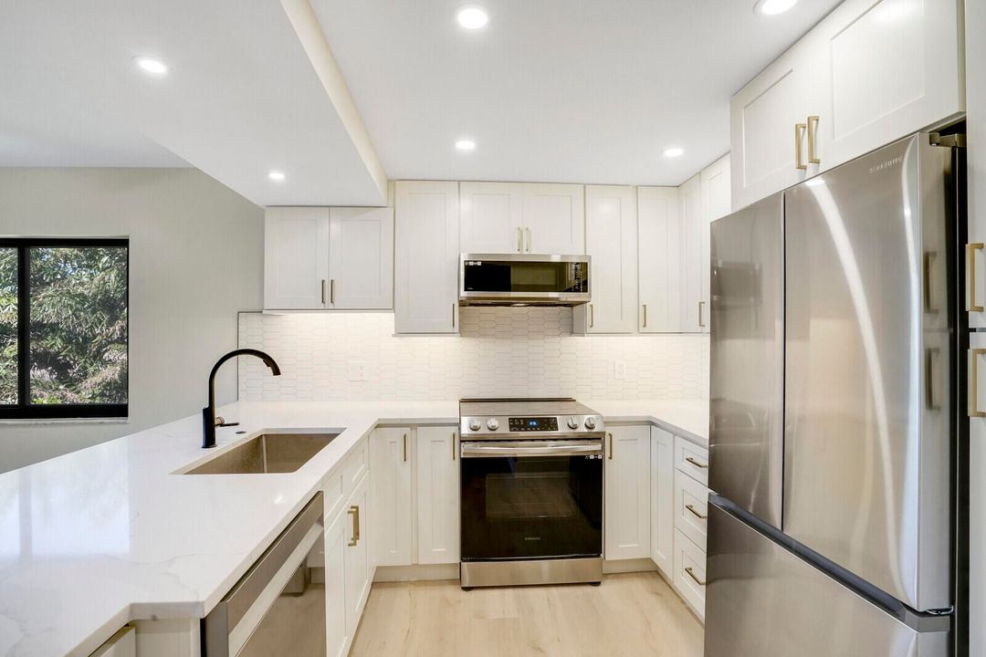 出租: $3,500 (2 贝兹, 2 浴室, 1183 平方英尺)