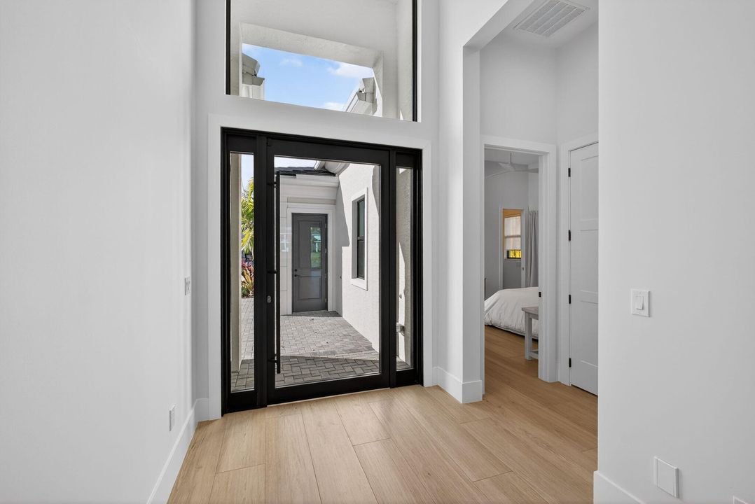 En Venta: $2,400,000 (3 camas, 3 baños, 2976 Pies cuadrados)